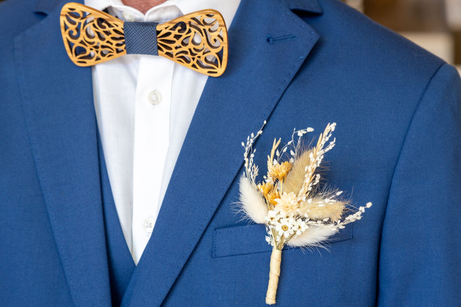 détail du costume du marié photographe mariage gers