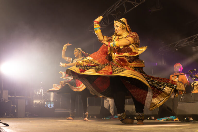 Bollywood Masala Orchestra Festival Welcome in Tziganie Seissan Gers