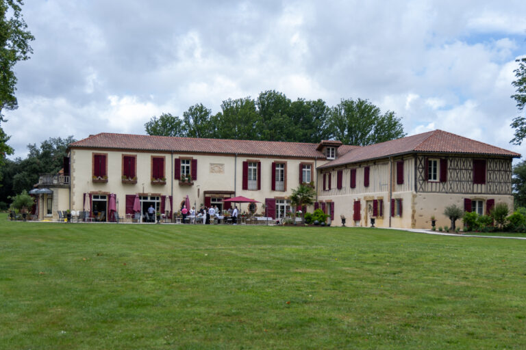 Mariage Emmanuelle et Romuald maison d'hôte Dainte Marie Mirande