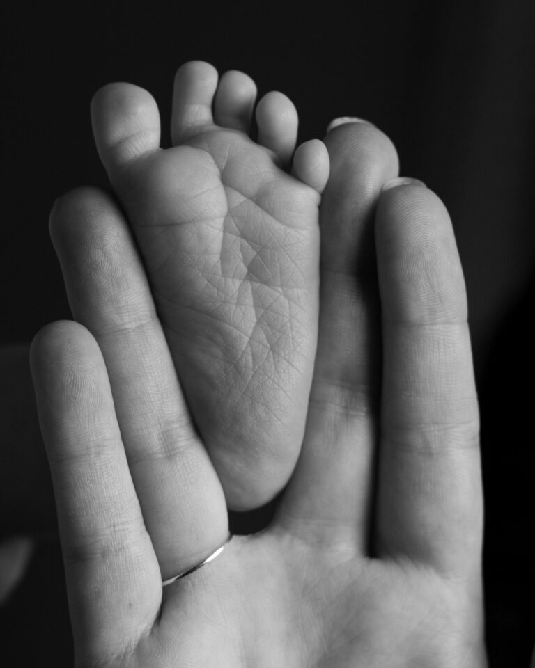 Photographe nouveau-né Auch - Petits pieds