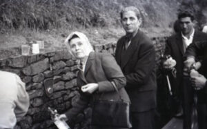 scan photo ancienne couple années 70 restauration tirage obsèques