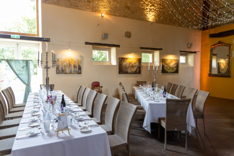 le château de Camille à St Jean le comtal : salle de restauration pour baptême/mariage