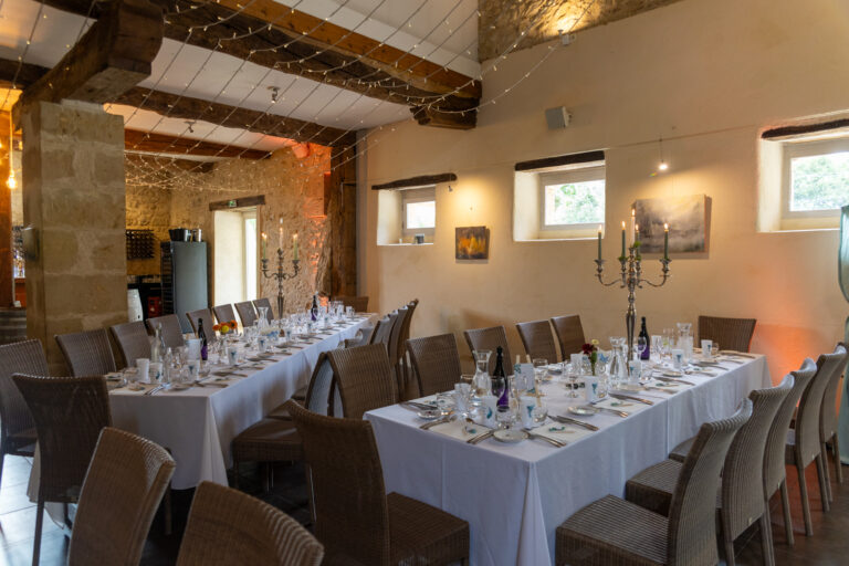 le château de Camille à St Jean le comtal : salle de restauration pour baptême/mariage