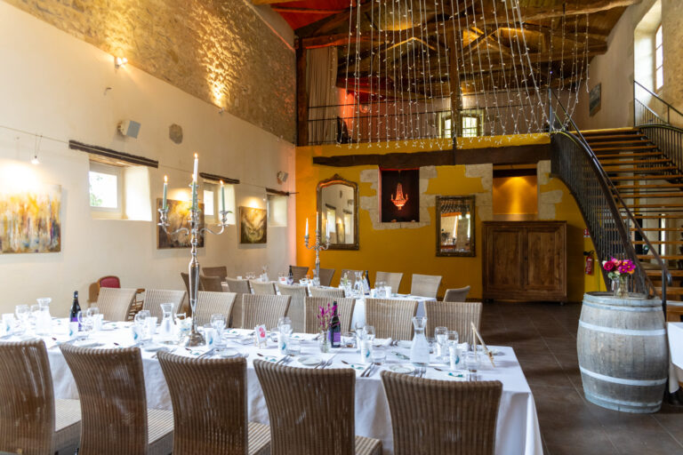 le château de Camille à St Jean le comtal : salle de restauration pour baptême/mariage
