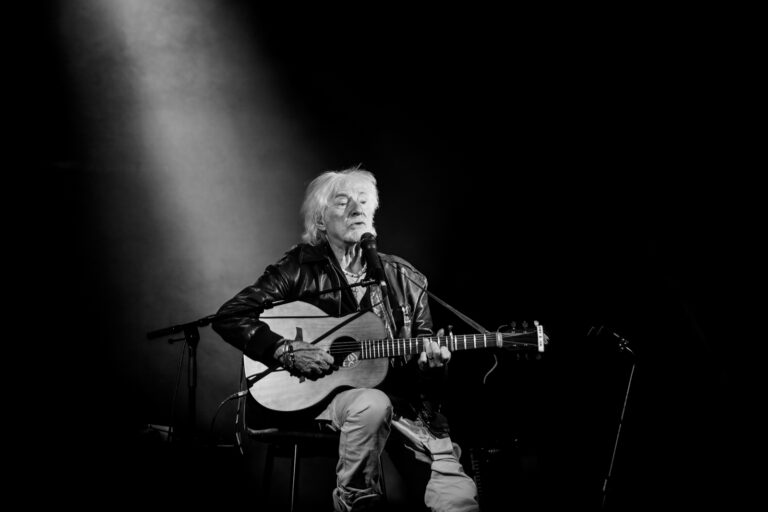 Hugues Aufray novembre 2024 Mezos Cabaret Le mirage