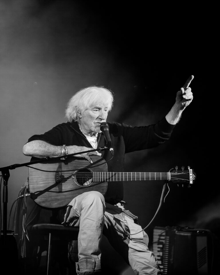 Hugues Aufray novembre 2024 Mezos Cabaret Le mirage