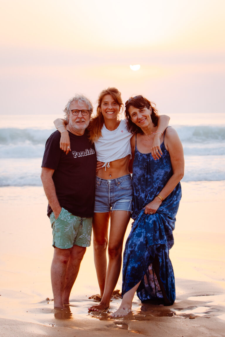 famille coucher du soleil