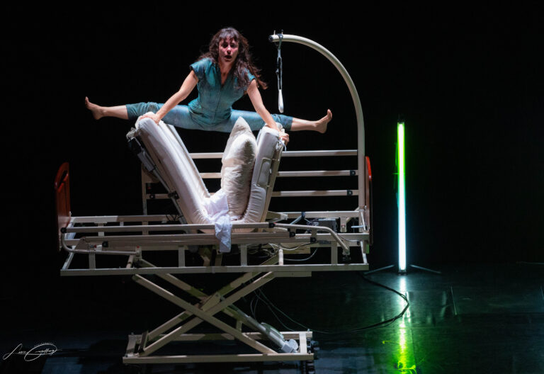 Photo de scène lors du festival CIRCa à Auch MEMM (Mauvais endroit mauvais moment) Circa 2021