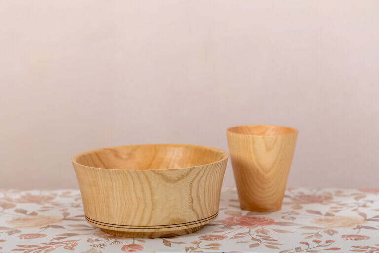 Bol/verre artisanal en bois tourné fabriqué par Toi & Moi Terre et Bois
