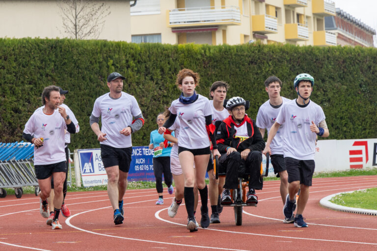 Coureur en joëllette participant à la course du Souffle du Gers